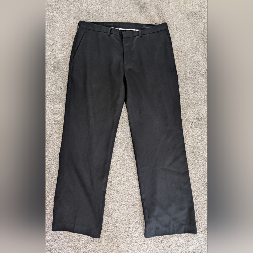 JF J.Ferrar Men's Sleek Black Dress Pants